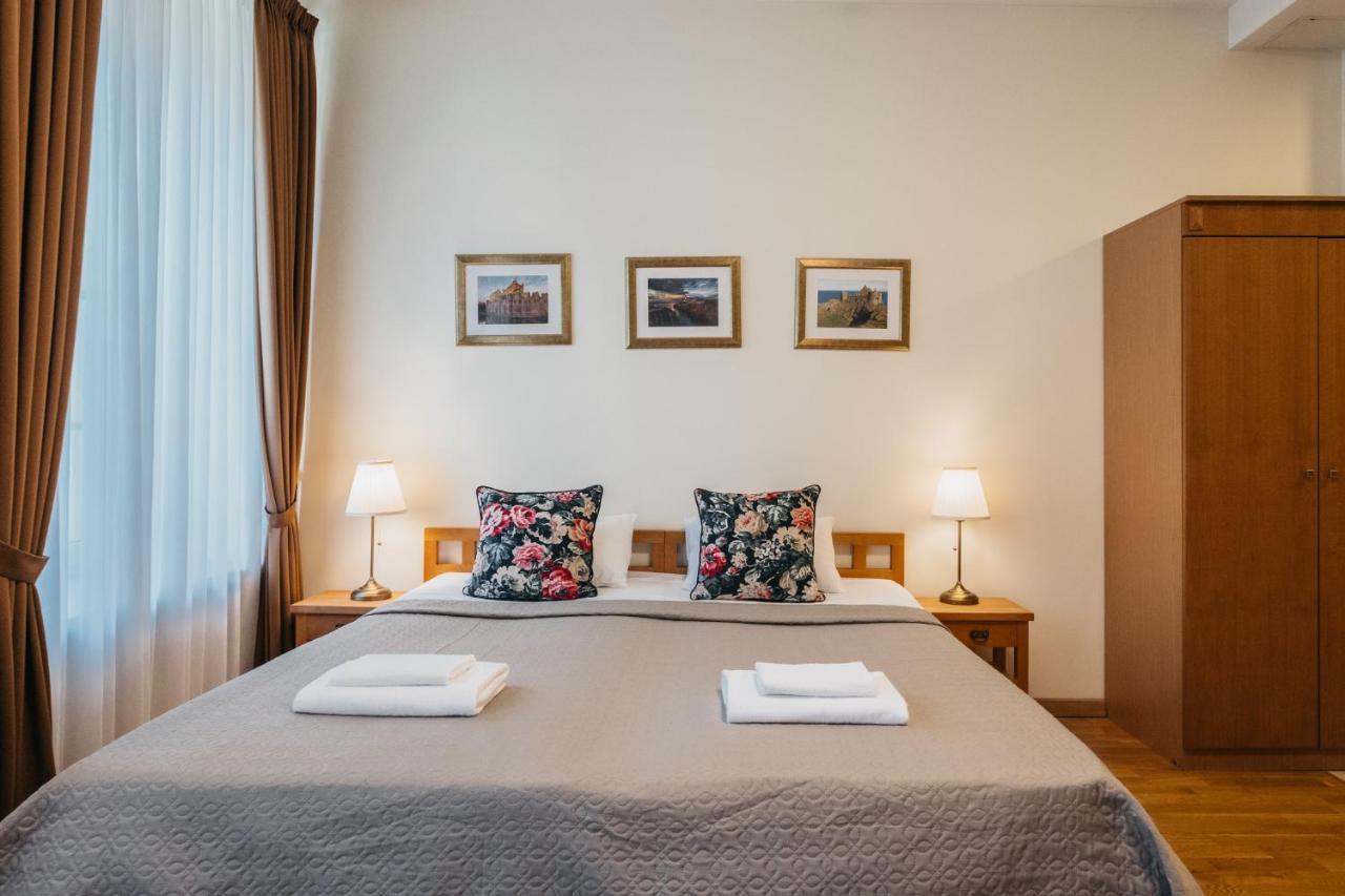 Cathedral Old Town Suites Vilnius Dış mekan fotoğraf